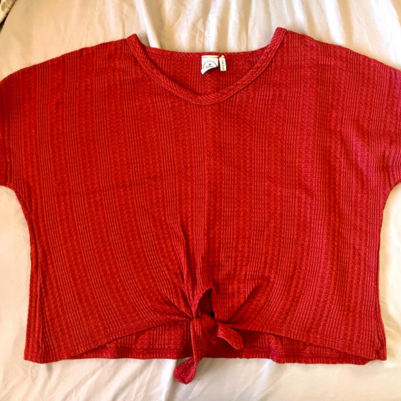 I am selling an orange crop top - Picture 3 of 3